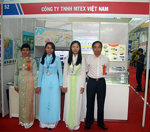 ベトナムの市民に向けて企業紹介を行うための展示会。