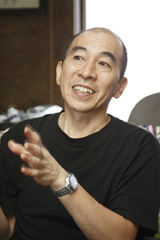 靴作りの醍醐味について語る高橋和義社長